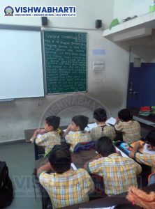 Boys-See-the bord-vishwabharti-school-shahpur-ahmedabad.jpg